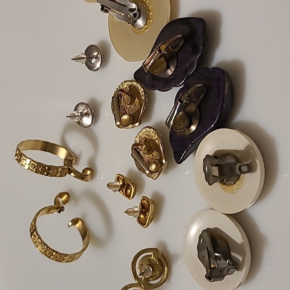 Set of 8 Clip on, and Pierced Earrings - Picture 11 of 14